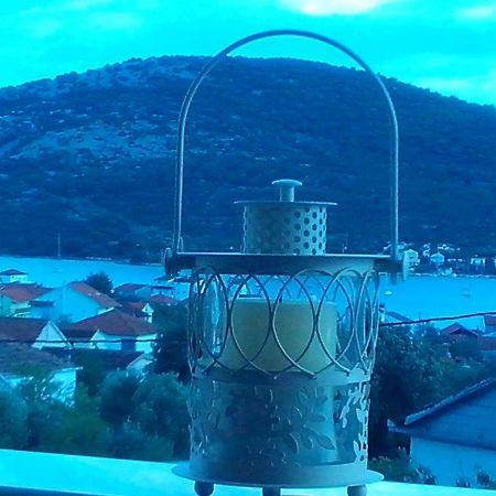 Apartment Silvija Vinišće Dış mekan fotoğraf