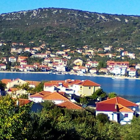 Apartment Silvija Vinišće Dış mekan fotoğraf