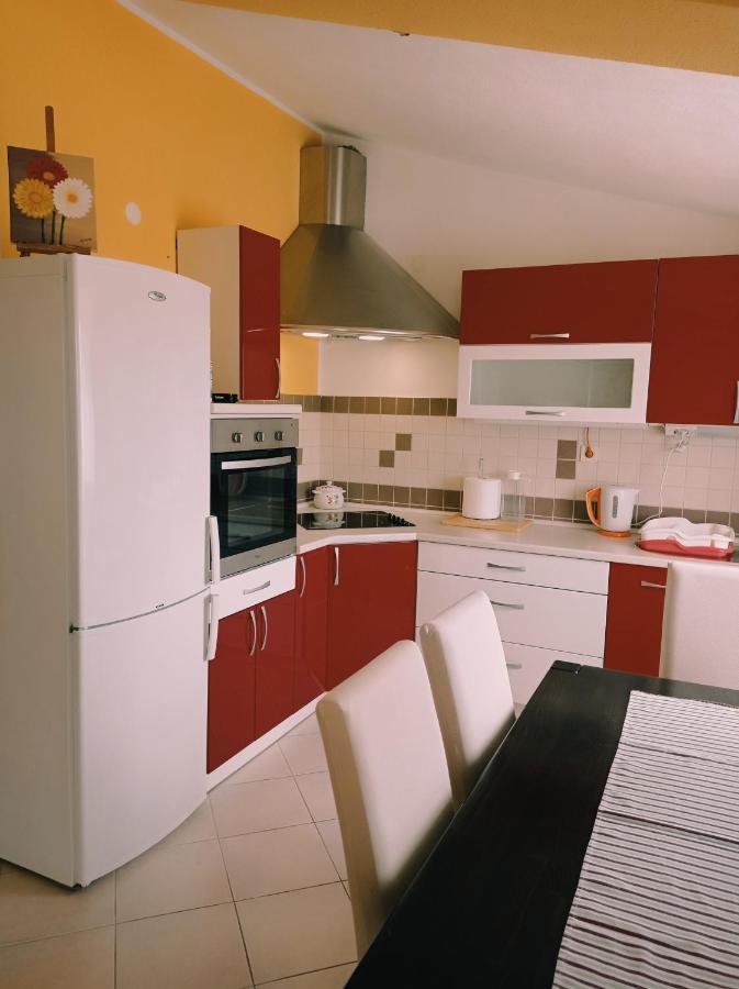 Apartment Silvija Vinišće Dış mekan fotoğraf