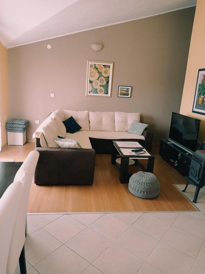 Apartment Silvija Vinišće Dış mekan fotoğraf
