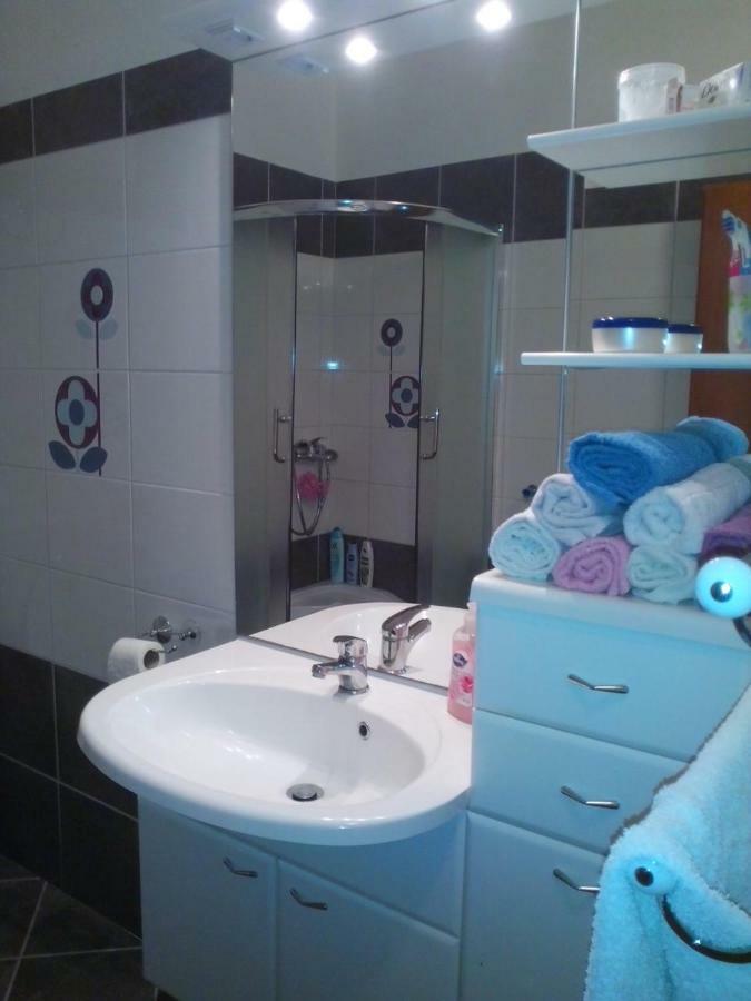 Apartment Silvija Vinišće Dış mekan fotoğraf