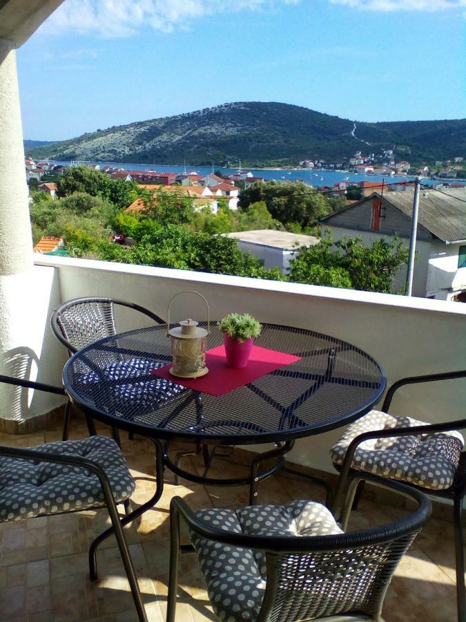 Apartment Silvija Vinišće Dış mekan fotoğraf